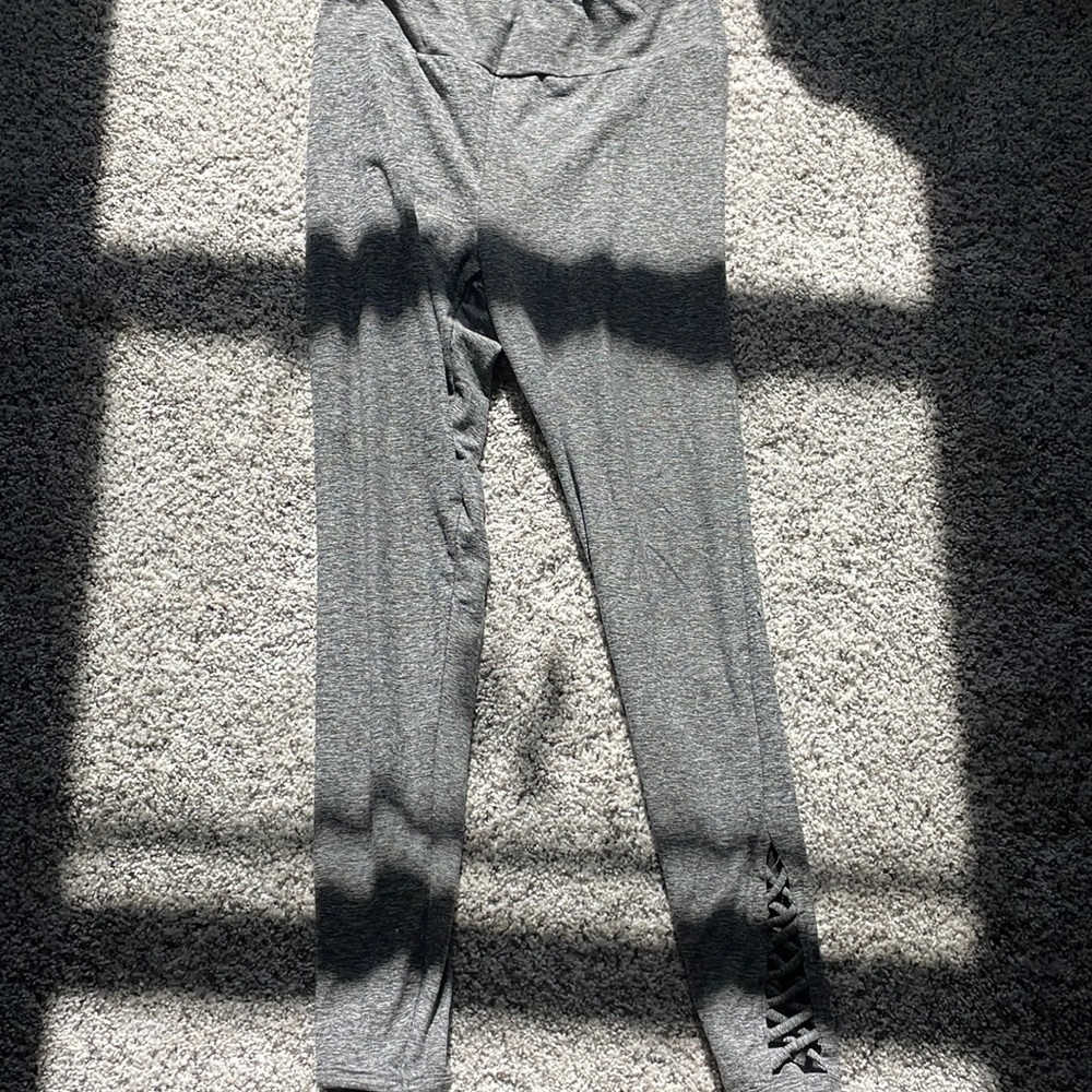 No boundaries brand leggings